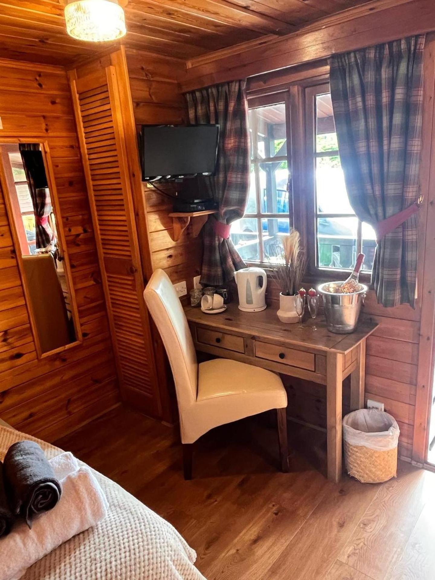 Cabins At Ben More Lodge Crianlarich Exteriör bild
